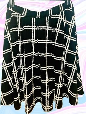 LuLaRoe Madison Black and White Windowpane Print Skirt With Pockets